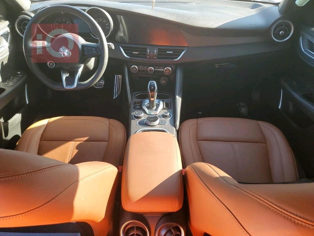 ئەلفا رۆمیۆ Giulia